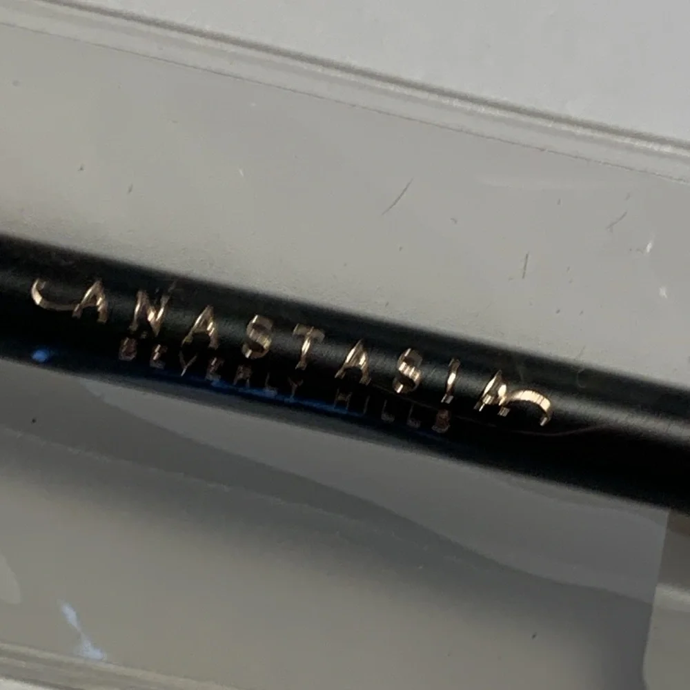 Anastasia Beverly Hills DipBrow Pomade Medium Brown and Brush #12 Bundle